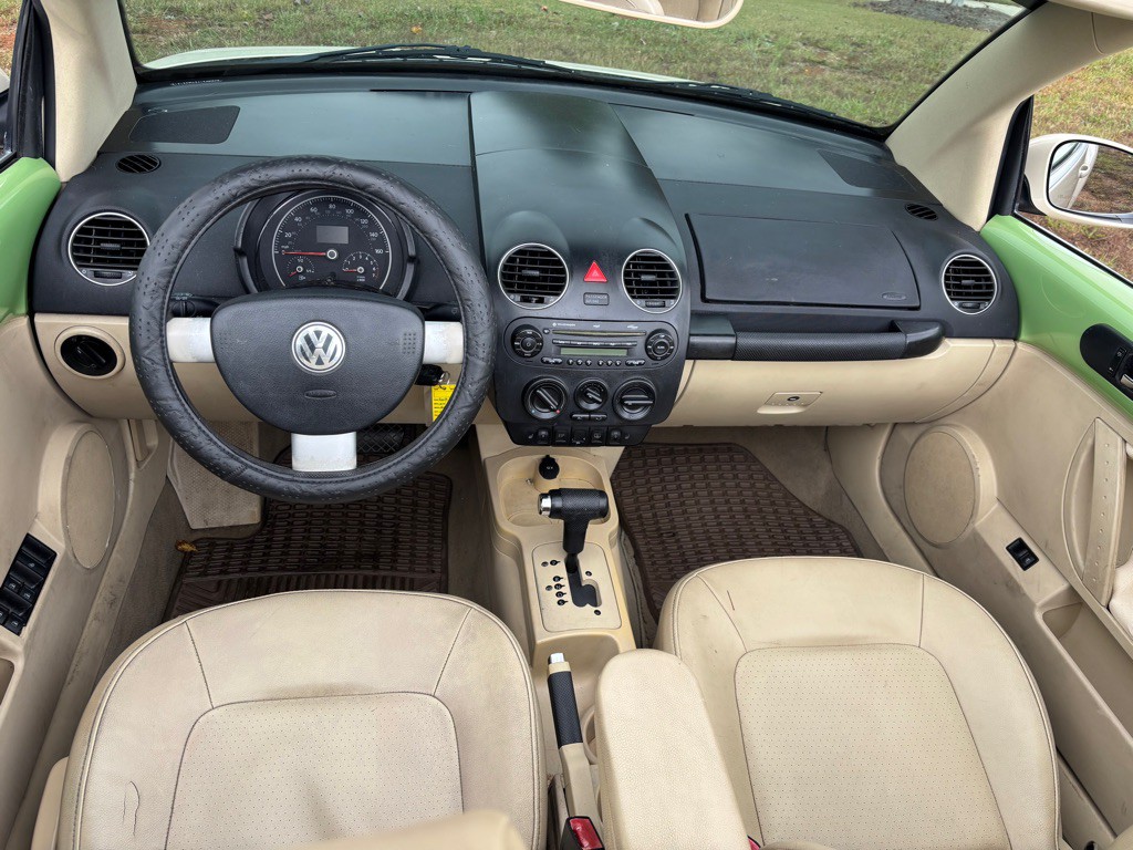 2007 Volkswagen Beetle Image 10