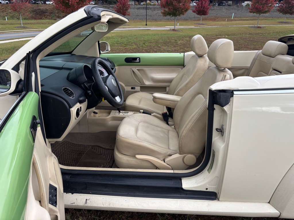 2007 Volkswagen Beetle Image 13