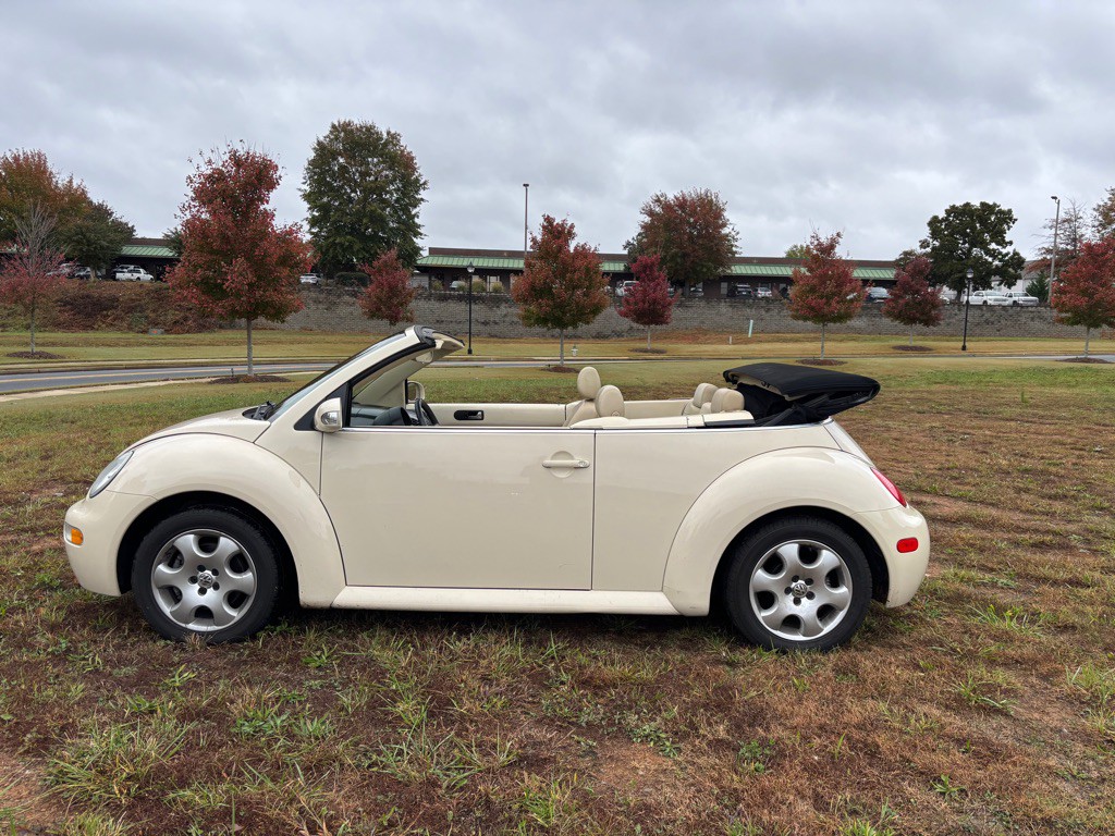 2003 Volkswagen Beetle Image 9