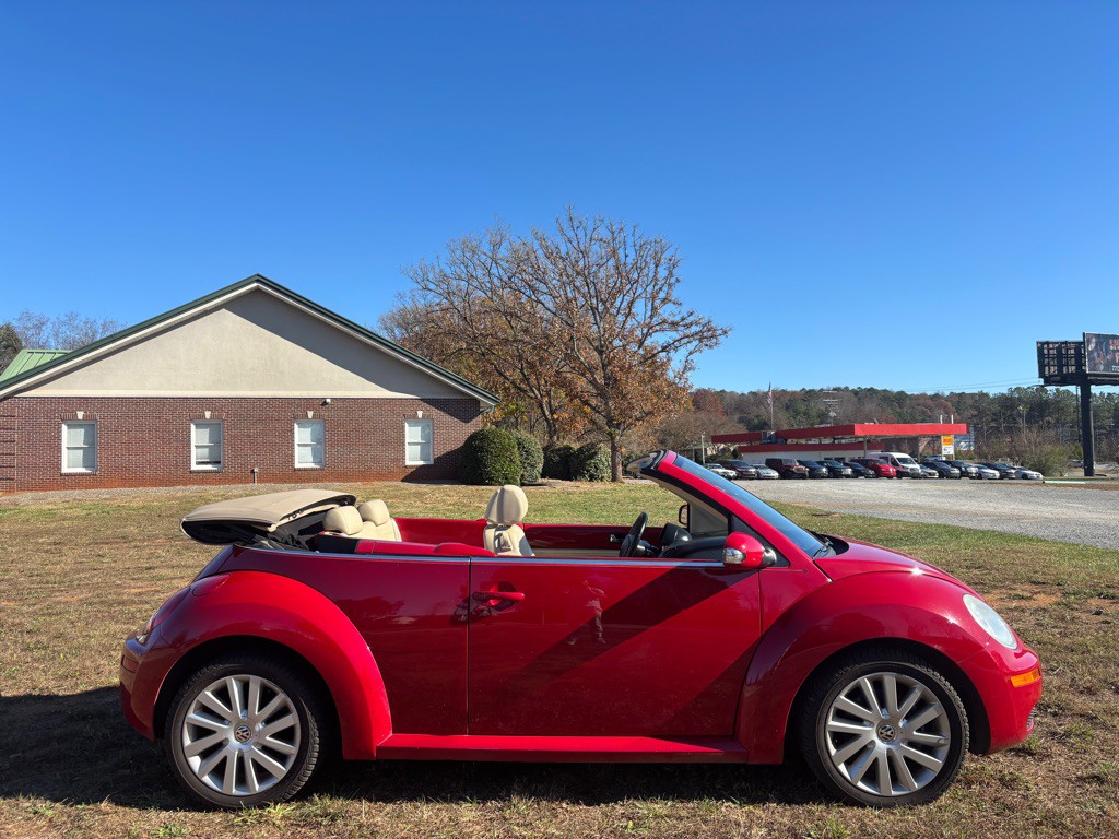 2008 Volkswagen Beetle Image 8