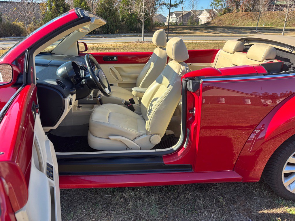 2008 Volkswagen Beetle Image 12