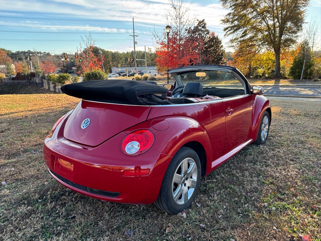 2007 Volkswagen Beetle Image 8