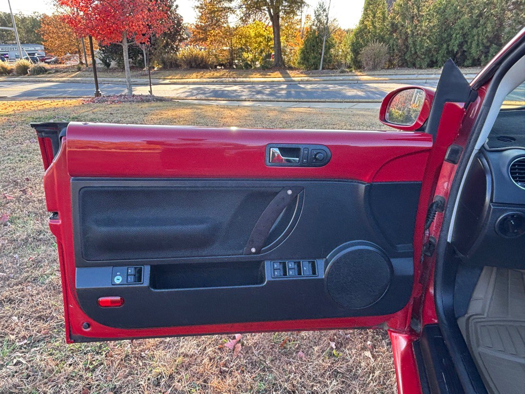 2007 Volkswagen Beetle Image 11