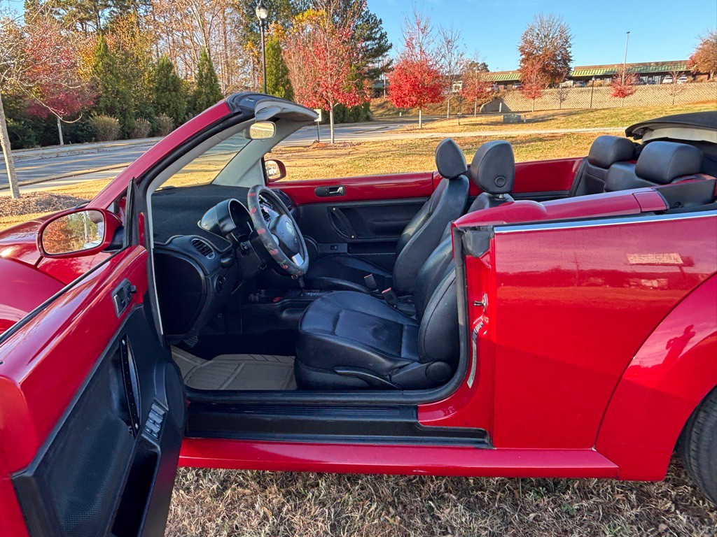 2007 Volkswagen Beetle Image 12