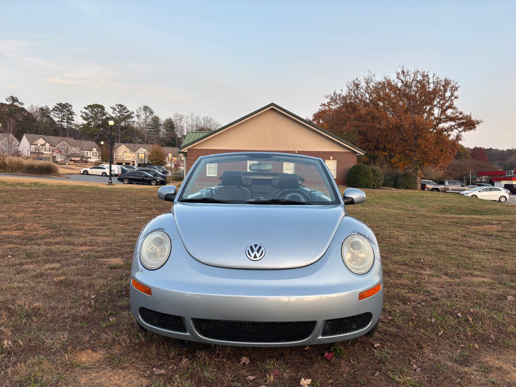 2009 Volkswagen Beetle Image 2