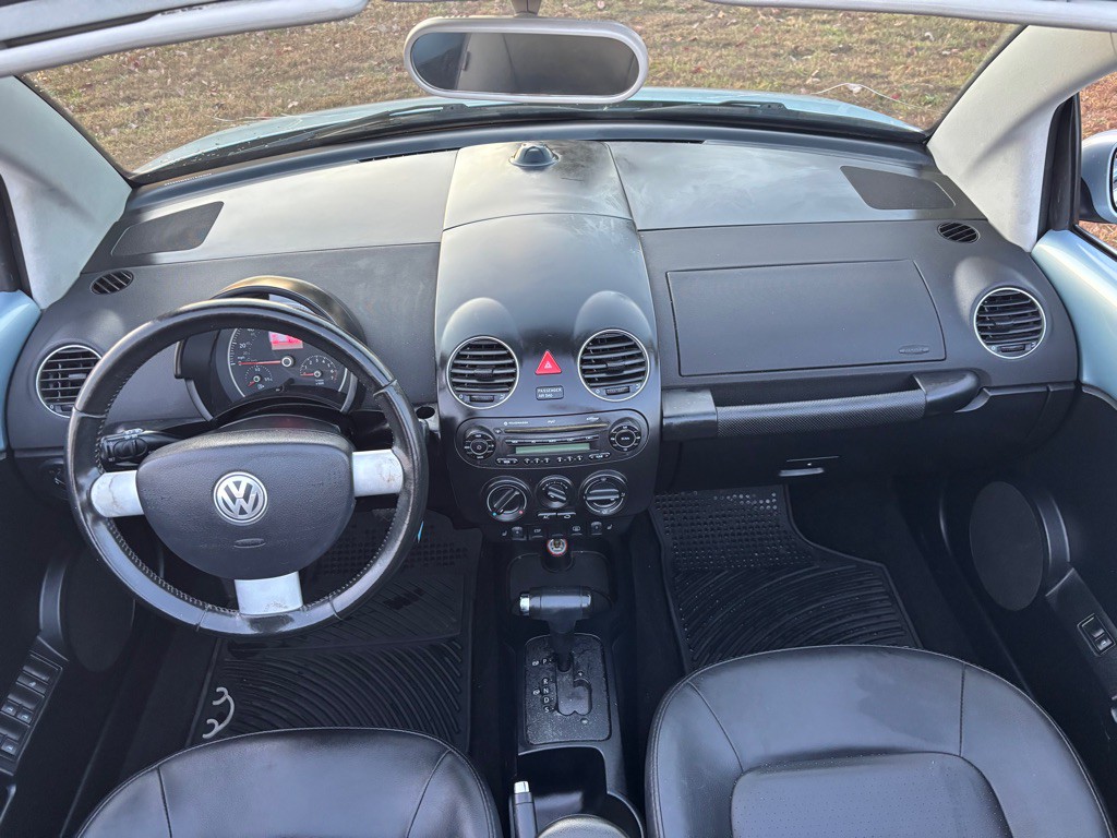 2009 Volkswagen Beetle Image 17
