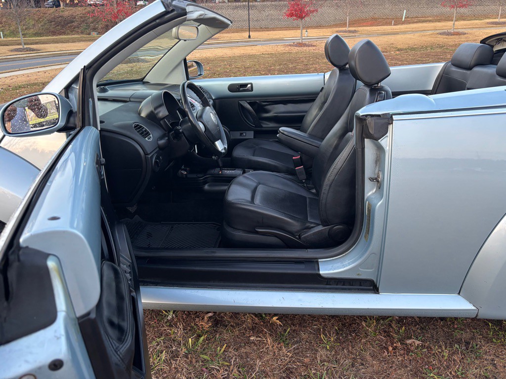 2009 Volkswagen Beetle Image 14