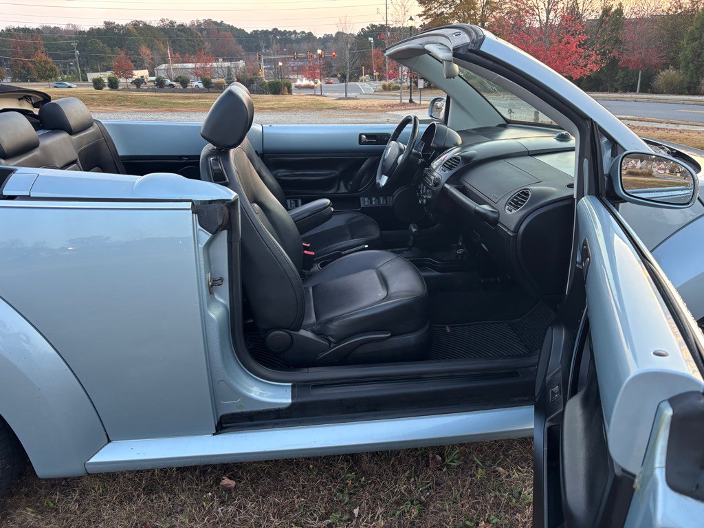 2009 Volkswagen Beetle Image 16