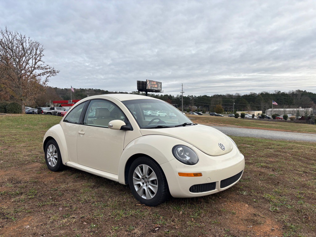 2010 Volkswagen Beetle Image 3