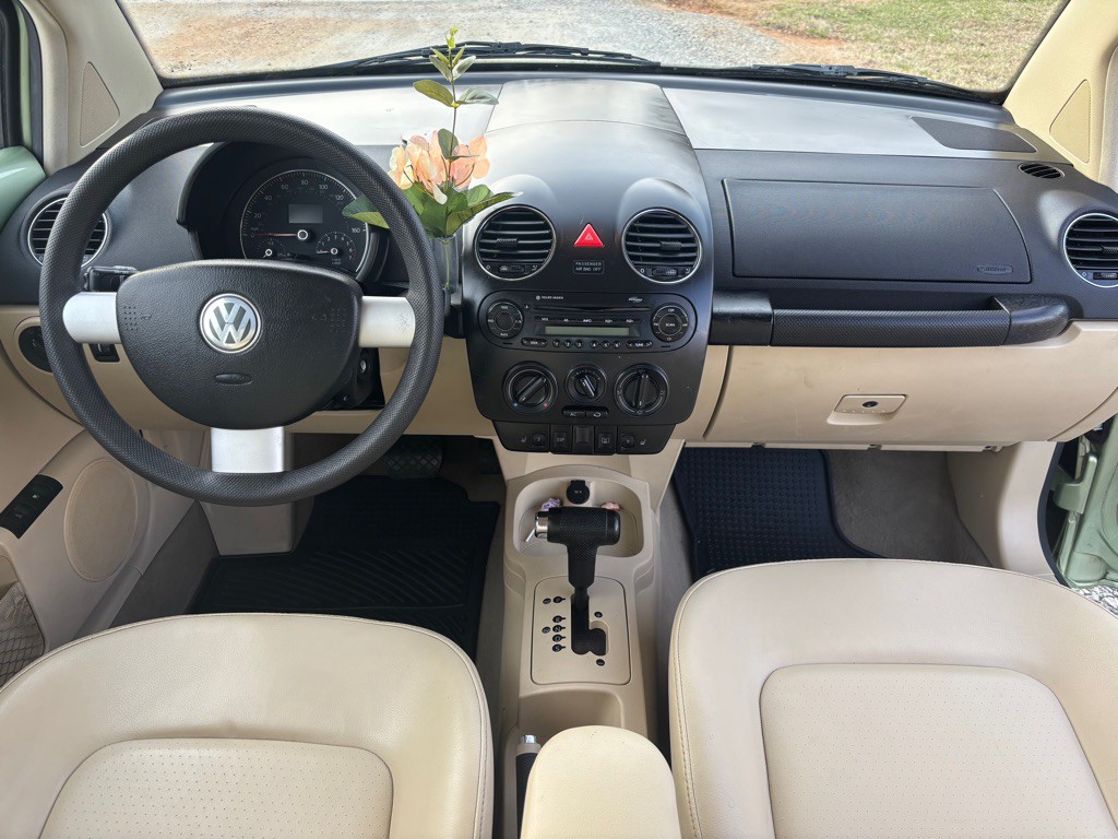 2006 Volkswagen Beetle Image 4