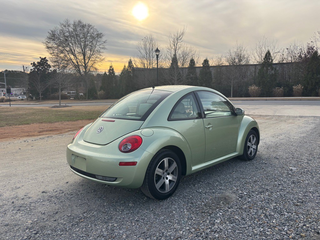 2006 Volkswagen Beetle Image 6