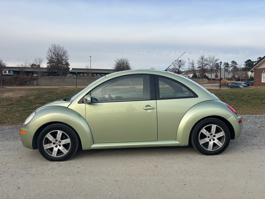 2006 Volkswagen Beetle Image 9