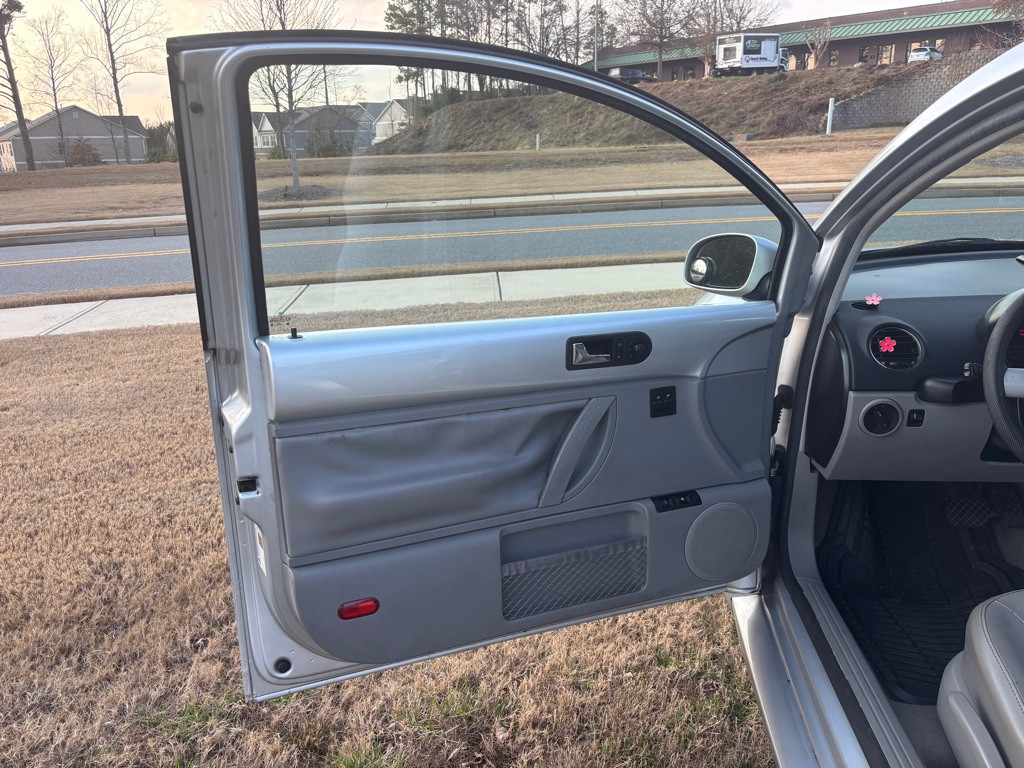 2007 Volkswagen Beetle Image 10