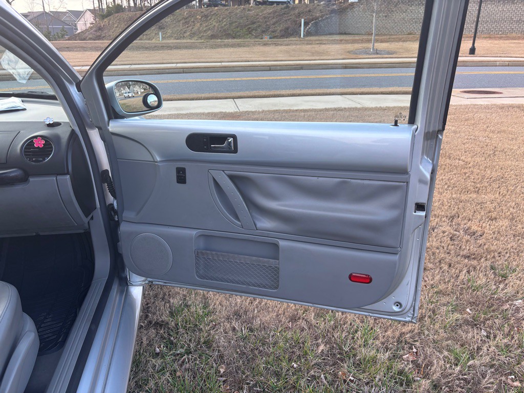 2007 Volkswagen Beetle Image 12