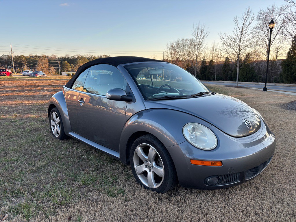 2006 Volkswagen Beetle Image 4