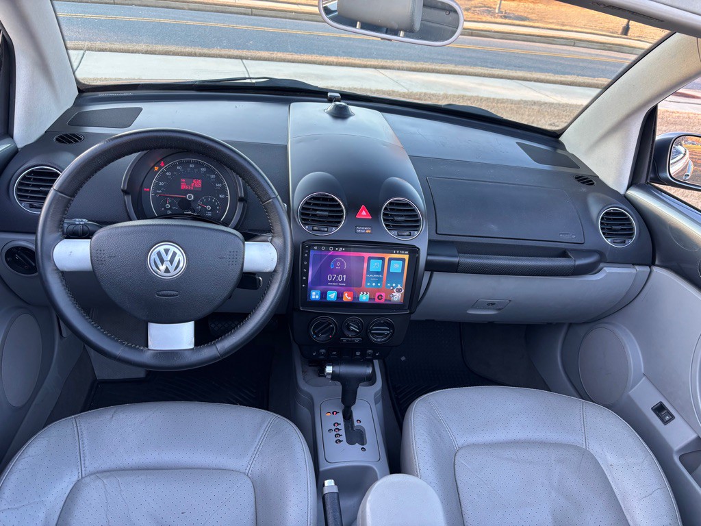2006 Volkswagen Beetle Image 5