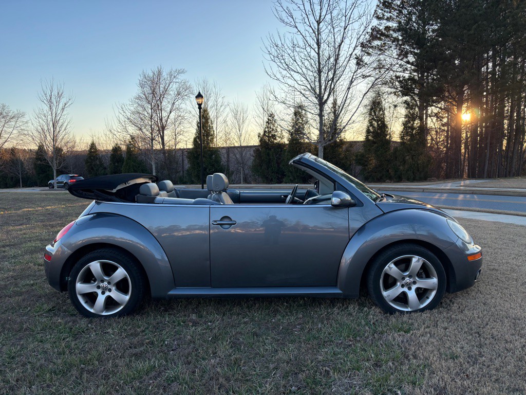 2006 Volkswagen Beetle Image 10
