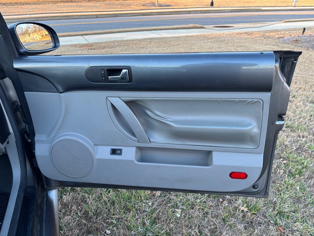 2006 Volkswagen Beetle Image 16