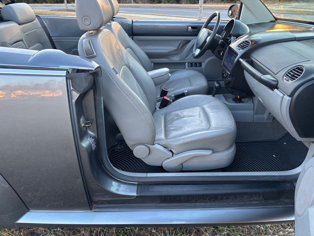 2006 Volkswagen Beetle Image 17