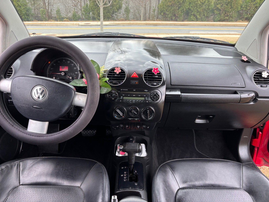 2007 Volkswagen Beetle Image 6