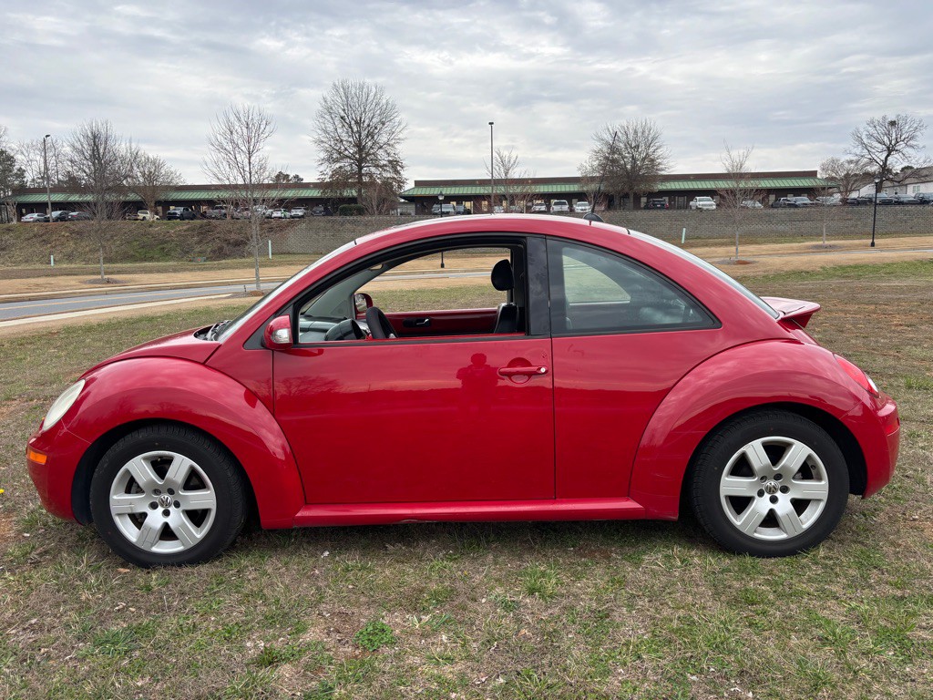 2007 Volkswagen Beetle Image 9
