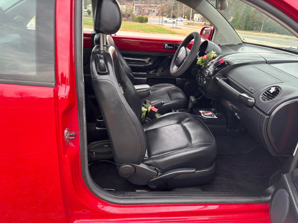 2007 Volkswagen Beetle Image 14