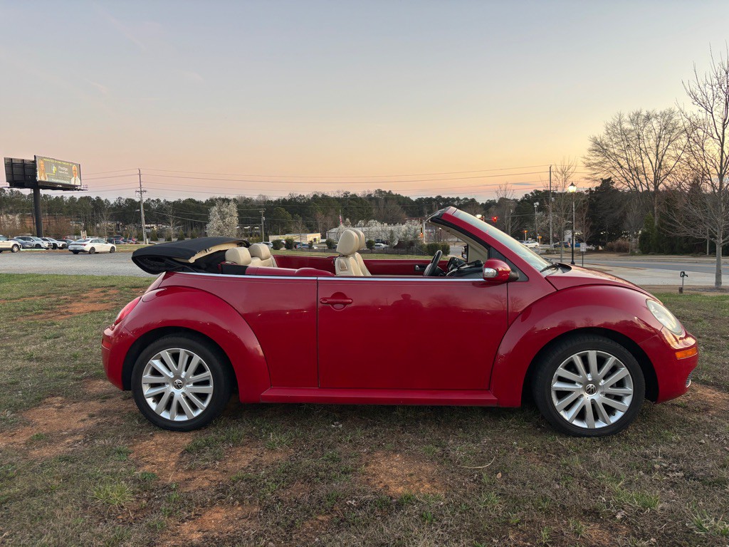 2008 Volkswagen Beetle Image 4