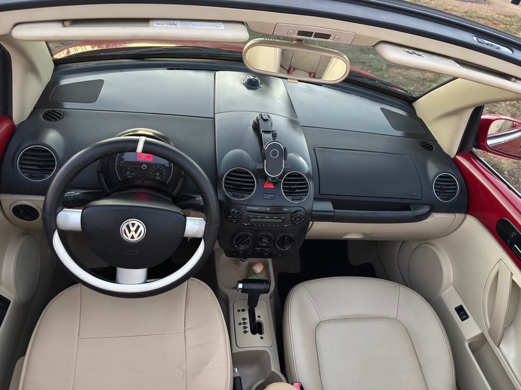 2008 Volkswagen Beetle Image 5