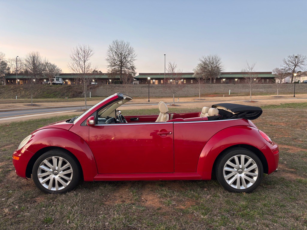 2008 Volkswagen Beetle Image 6
