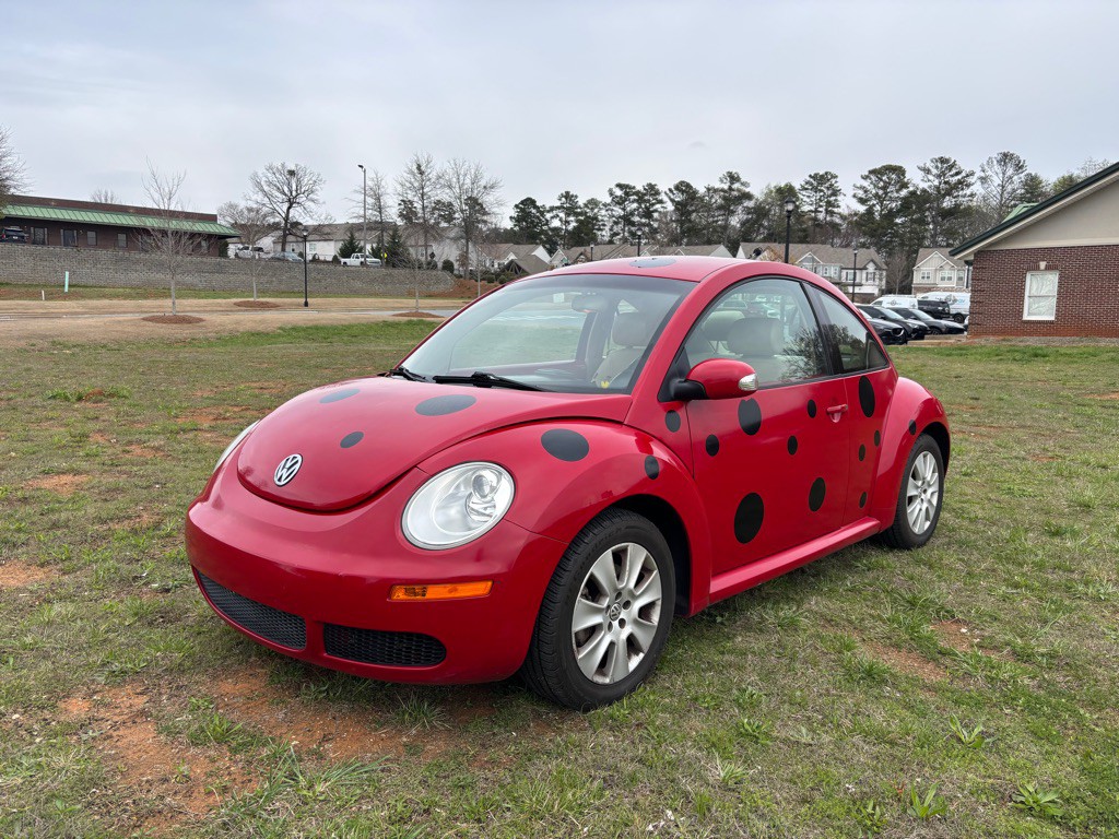 2009 Volkswagen Beetle Image 1