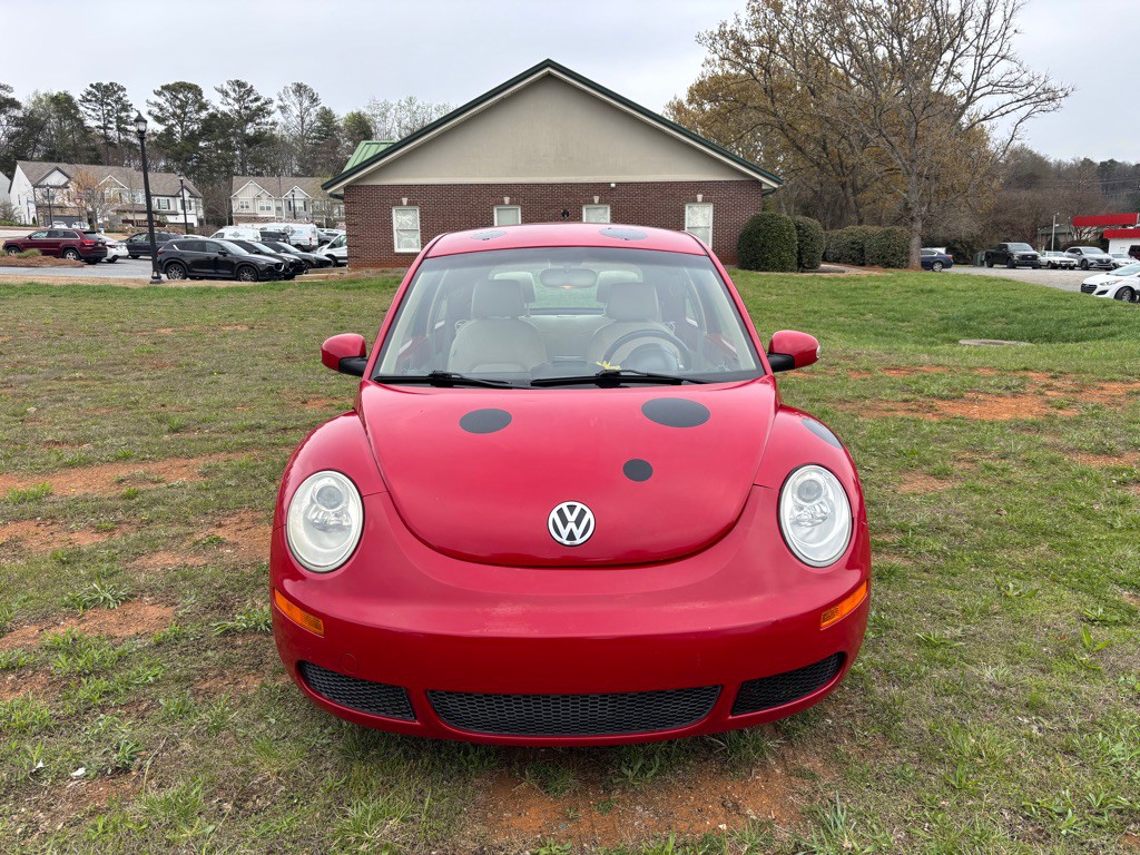 2009 Volkswagen Beetle Image 2