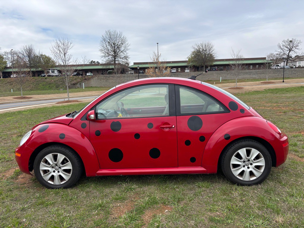 2009 Volkswagen Beetle Image 6
