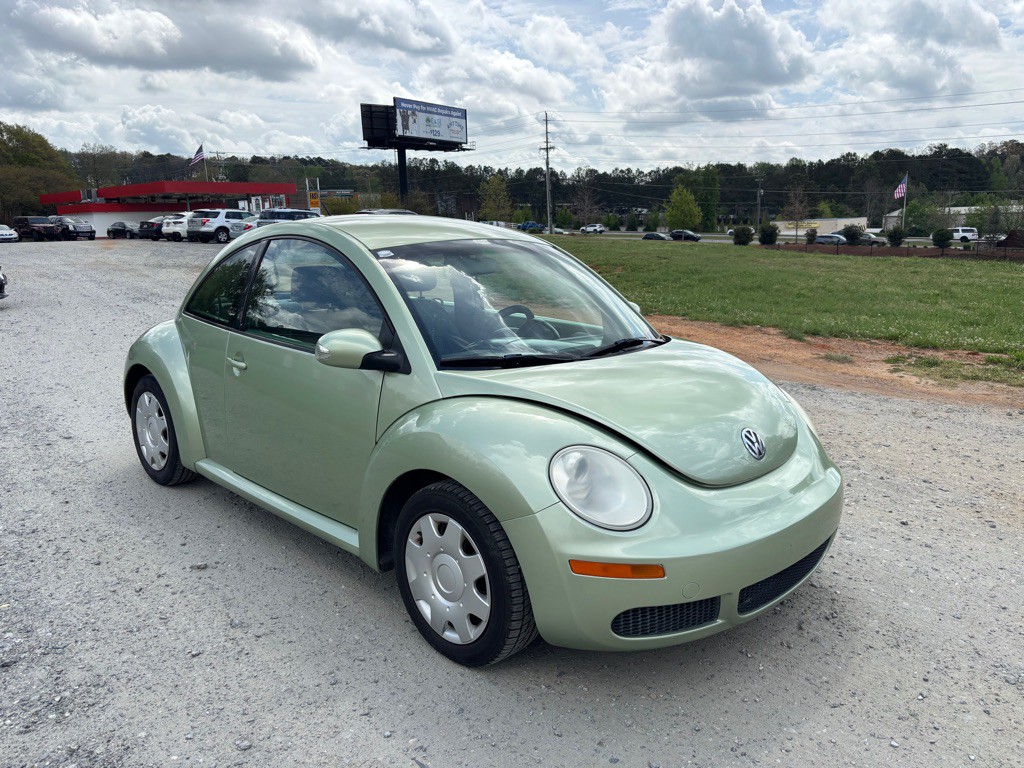 2010 Volkswagen Beetle Image 3