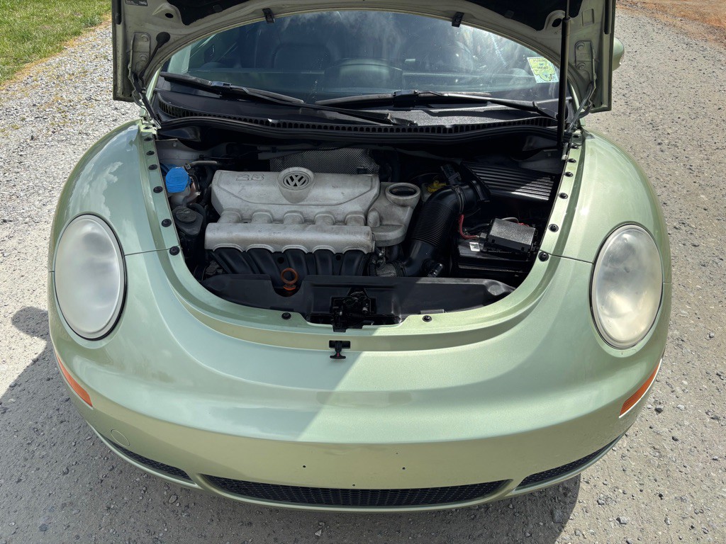 2010 Volkswagen Beetle Image 17