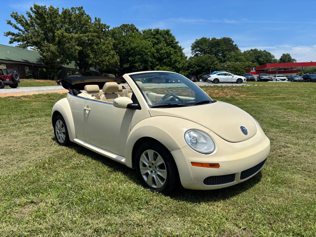 2008 Volkswagen Beetle Image 3