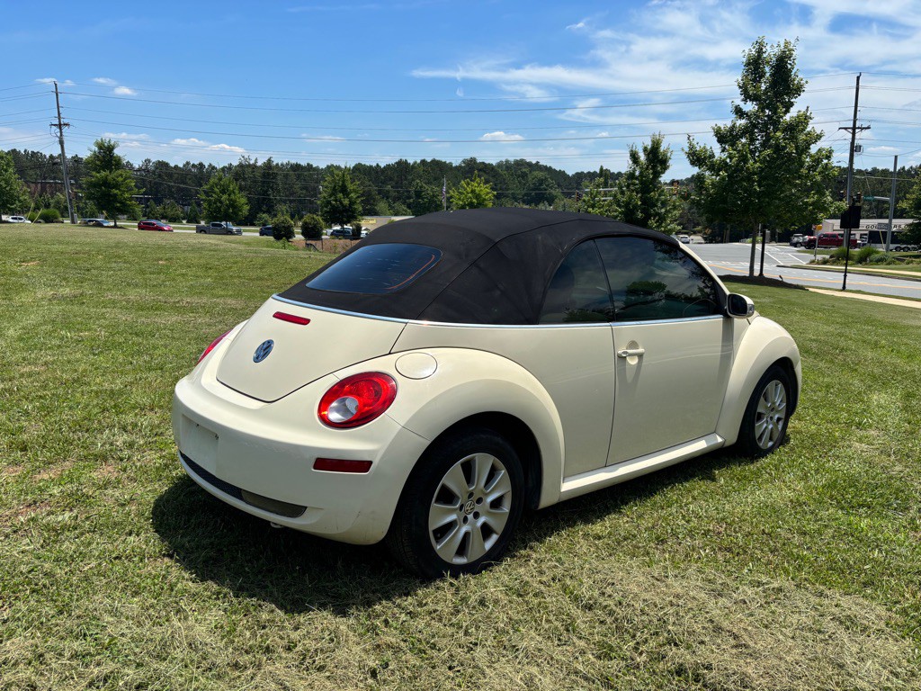 2008 Volkswagen Beetle Image 8