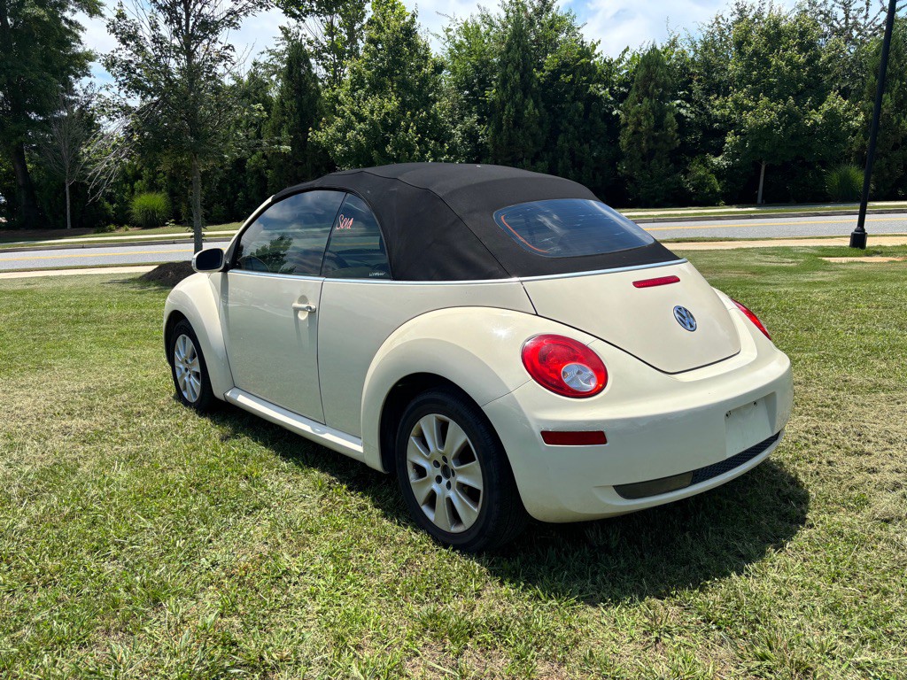 2008 Volkswagen Beetle Image 10