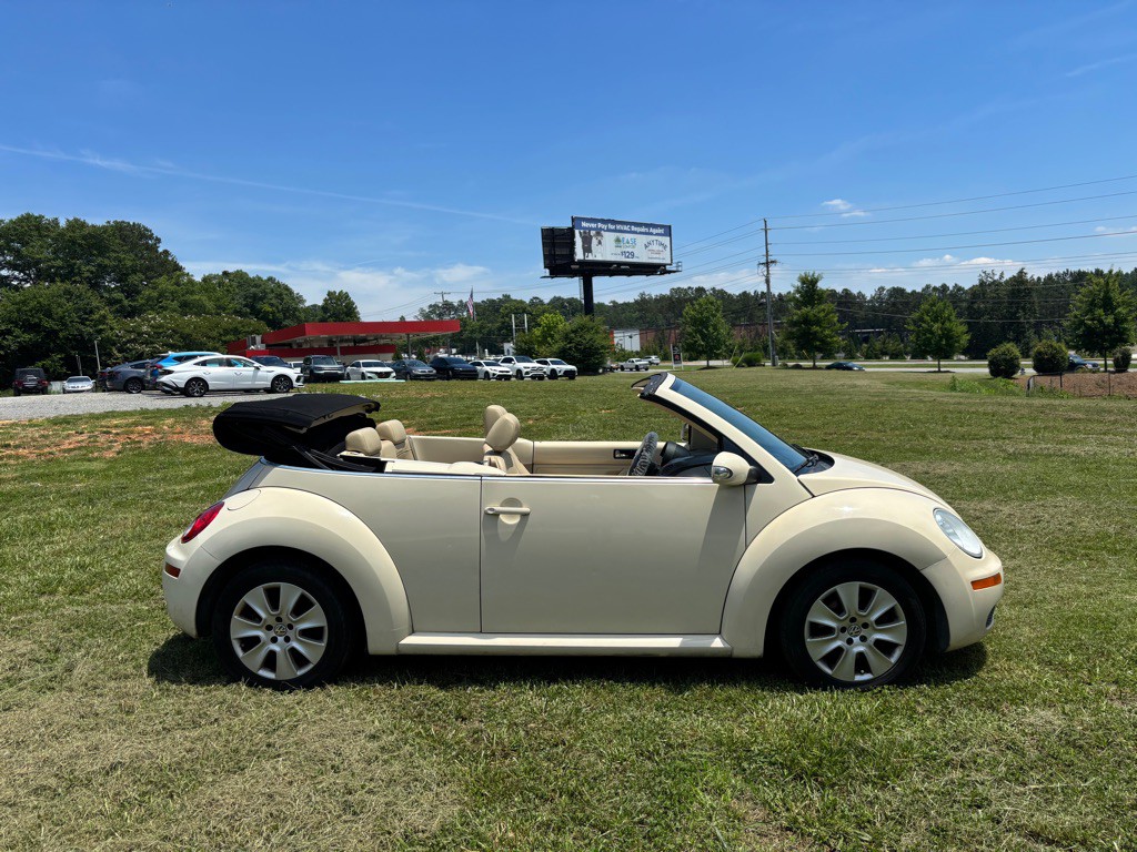 2008 Volkswagen Beetle Image 12