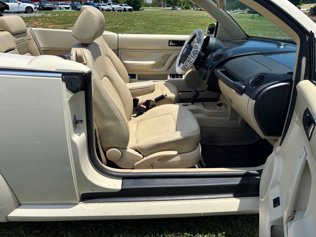 2008 Volkswagen Beetle Image 18
