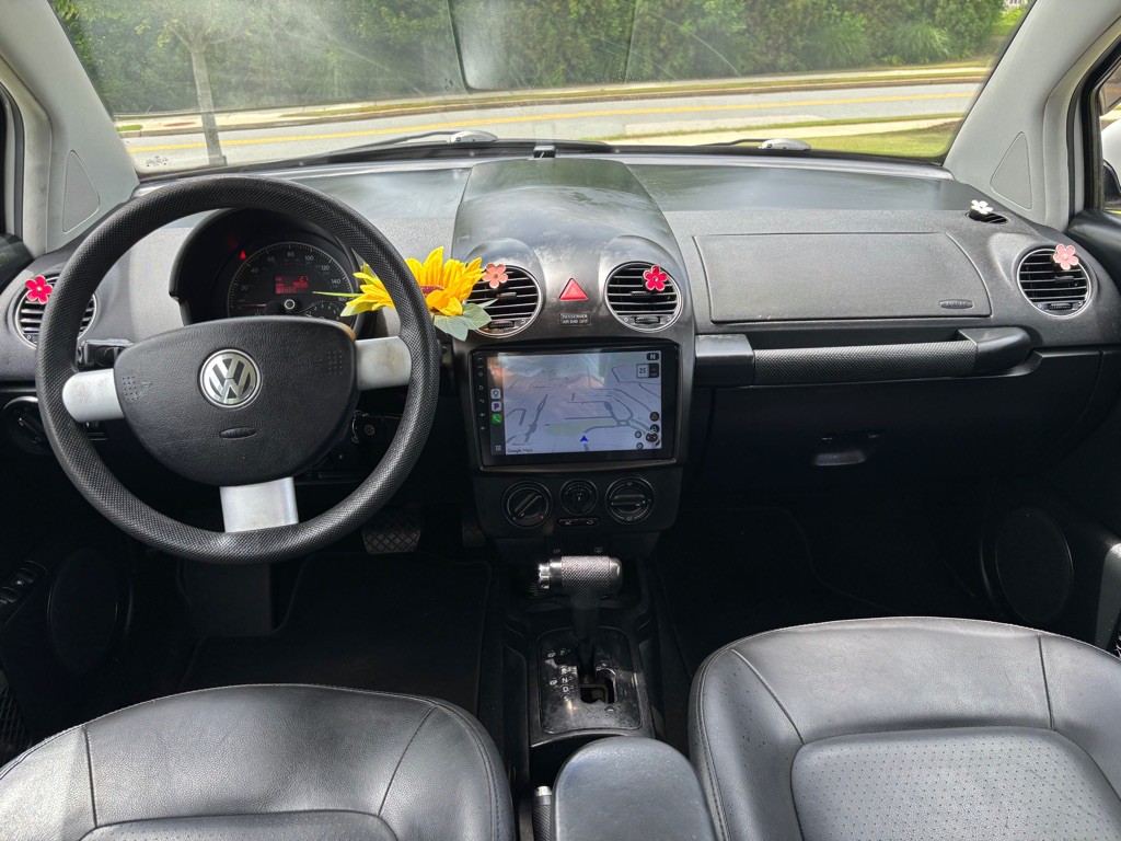 2010 Volkswagen Beetle Image 4