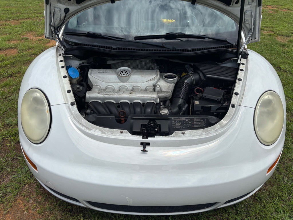 2010 Volkswagen Beetle Image 17