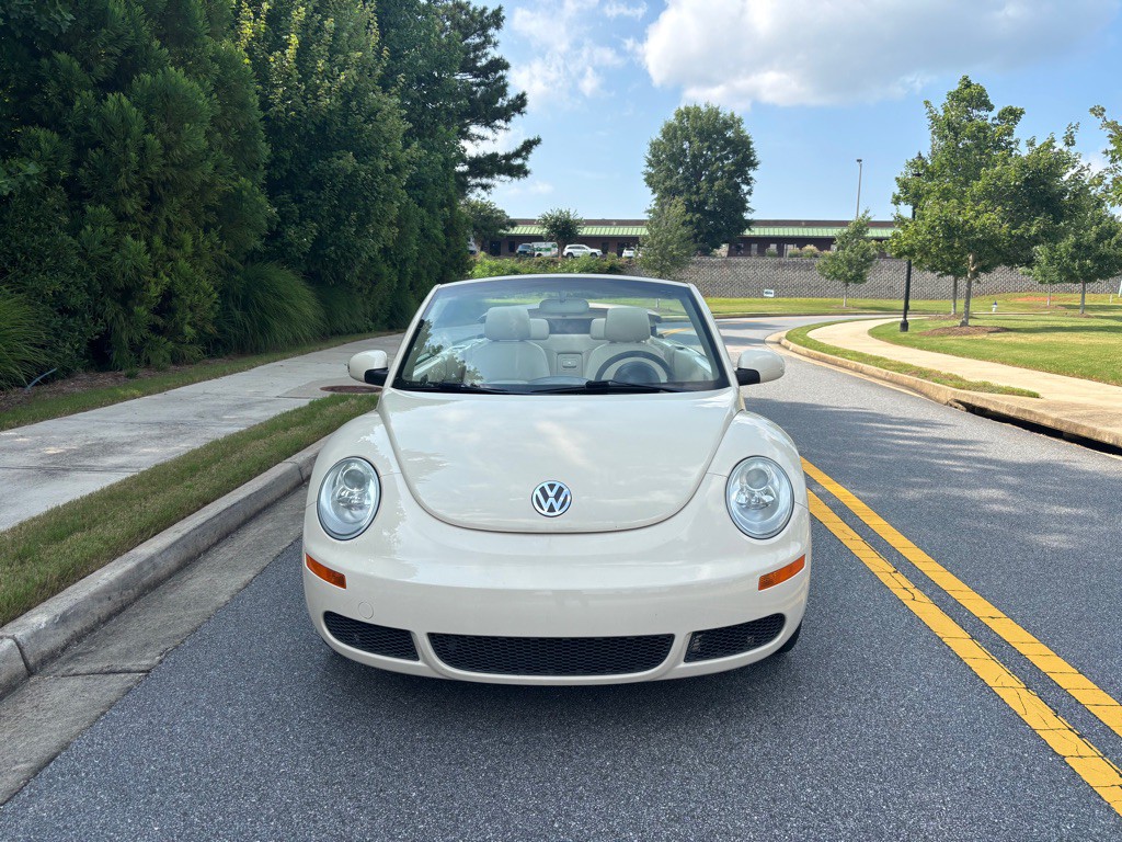 2006 Volkswagen Beetle Image 2