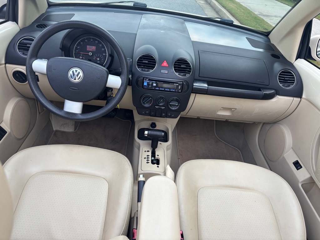 2006 Volkswagen Beetle Image 5