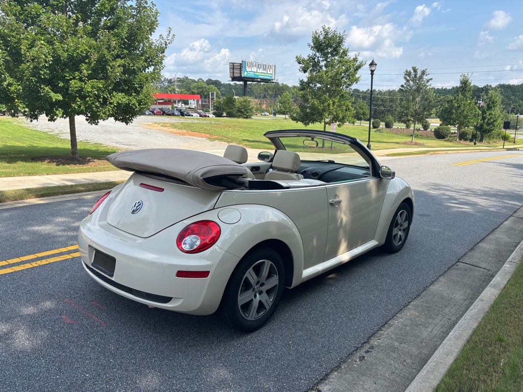 2006 Volkswagen Beetle Image 7
