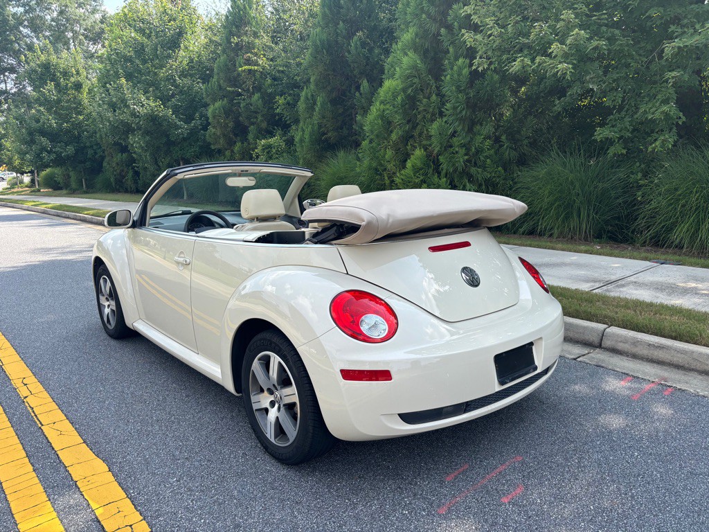 2006 Volkswagen Beetle Image 8