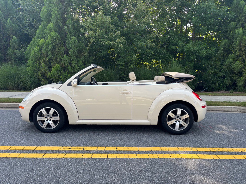 2006 Volkswagen Beetle Image 9