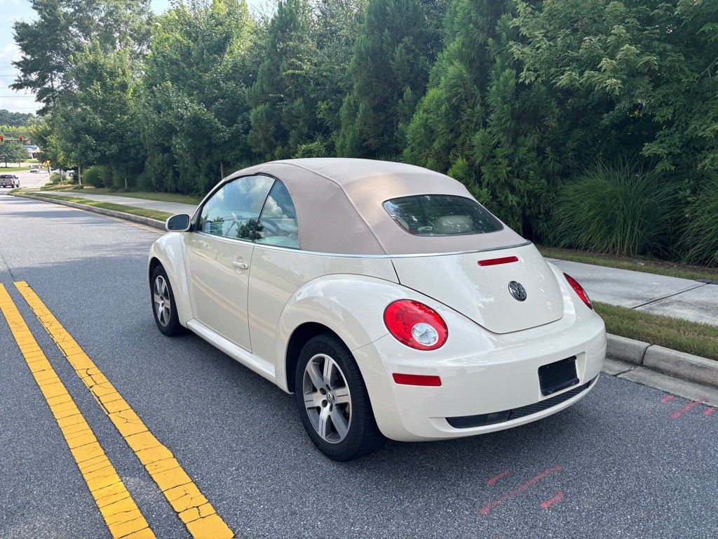 2006 Volkswagen Beetle Image 12