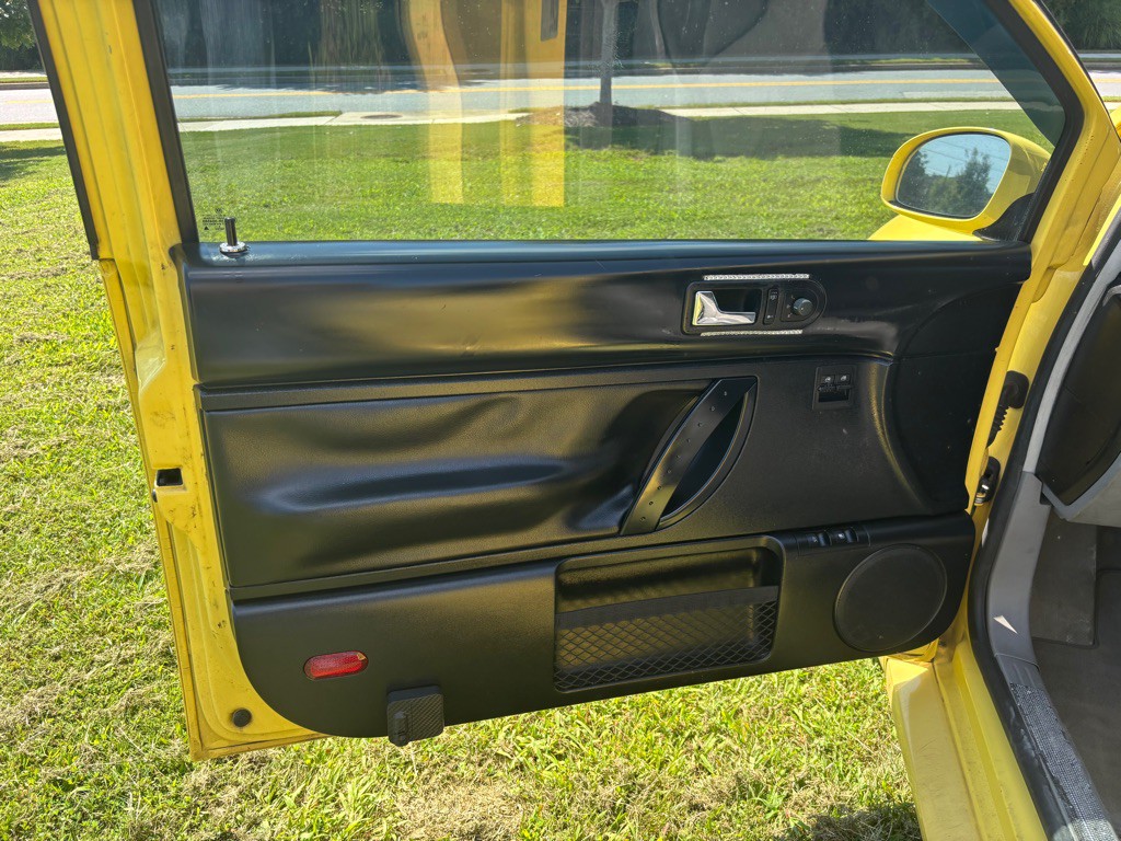 2007 Volkswagen Beetle Image 10