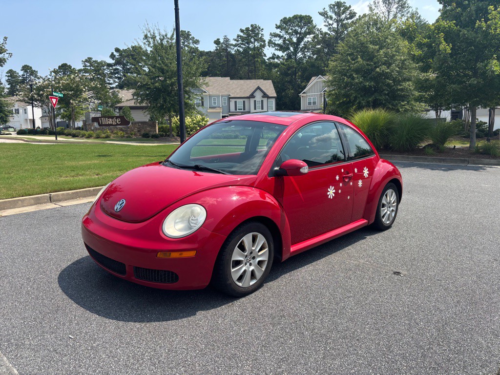 2010 Volkswagen Beetle Image 1