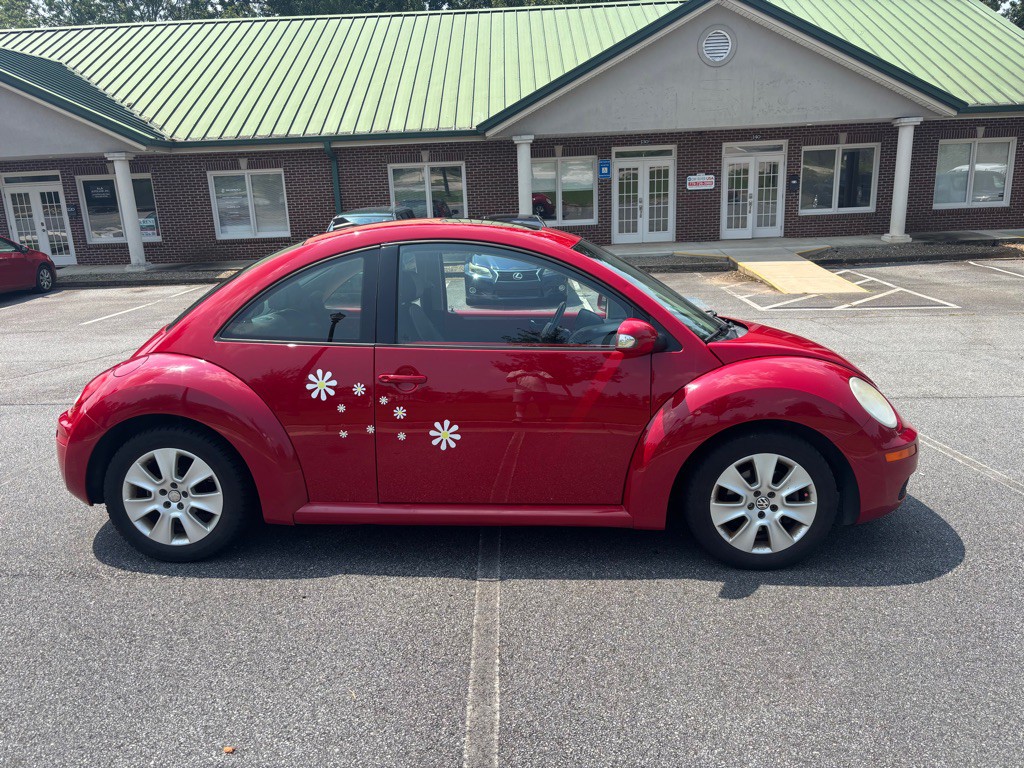 2010 Volkswagen Beetle Image 4